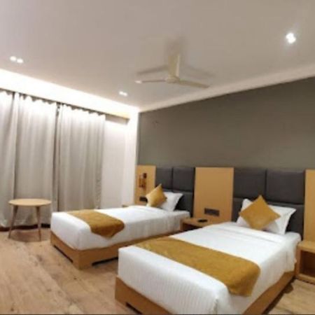Derby Greens Hotel بوبال المظهر الخارجي الصورة