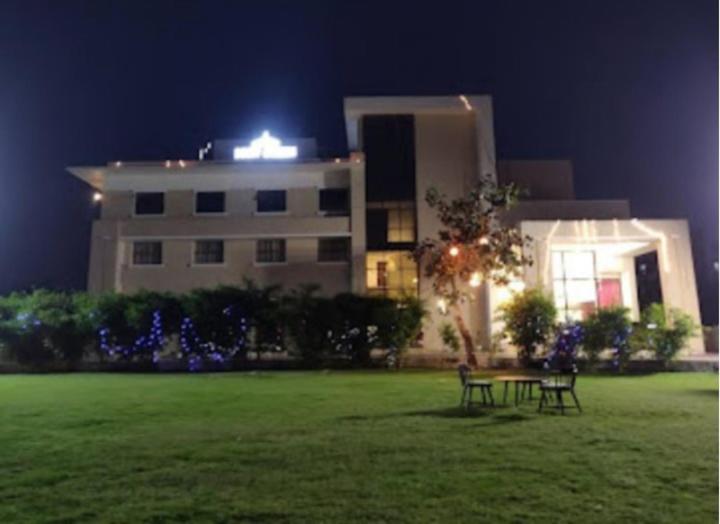 Derby Greens Hotel بوبال المظهر الخارجي الصورة