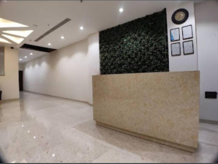 Derby Greens Hotel بوبال المظهر الخارجي الصورة